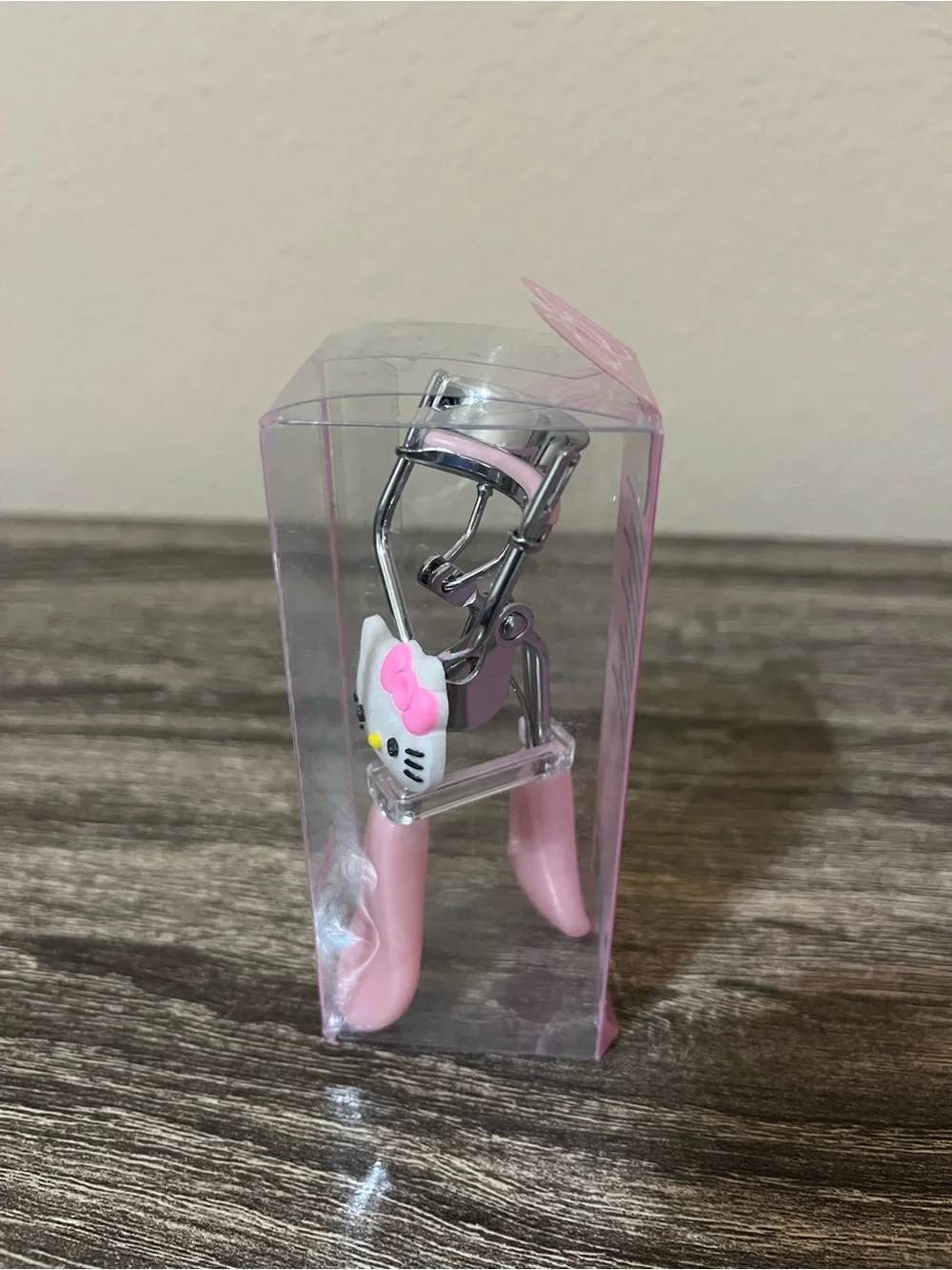 Pink Hello Kitty Eyelash Curler